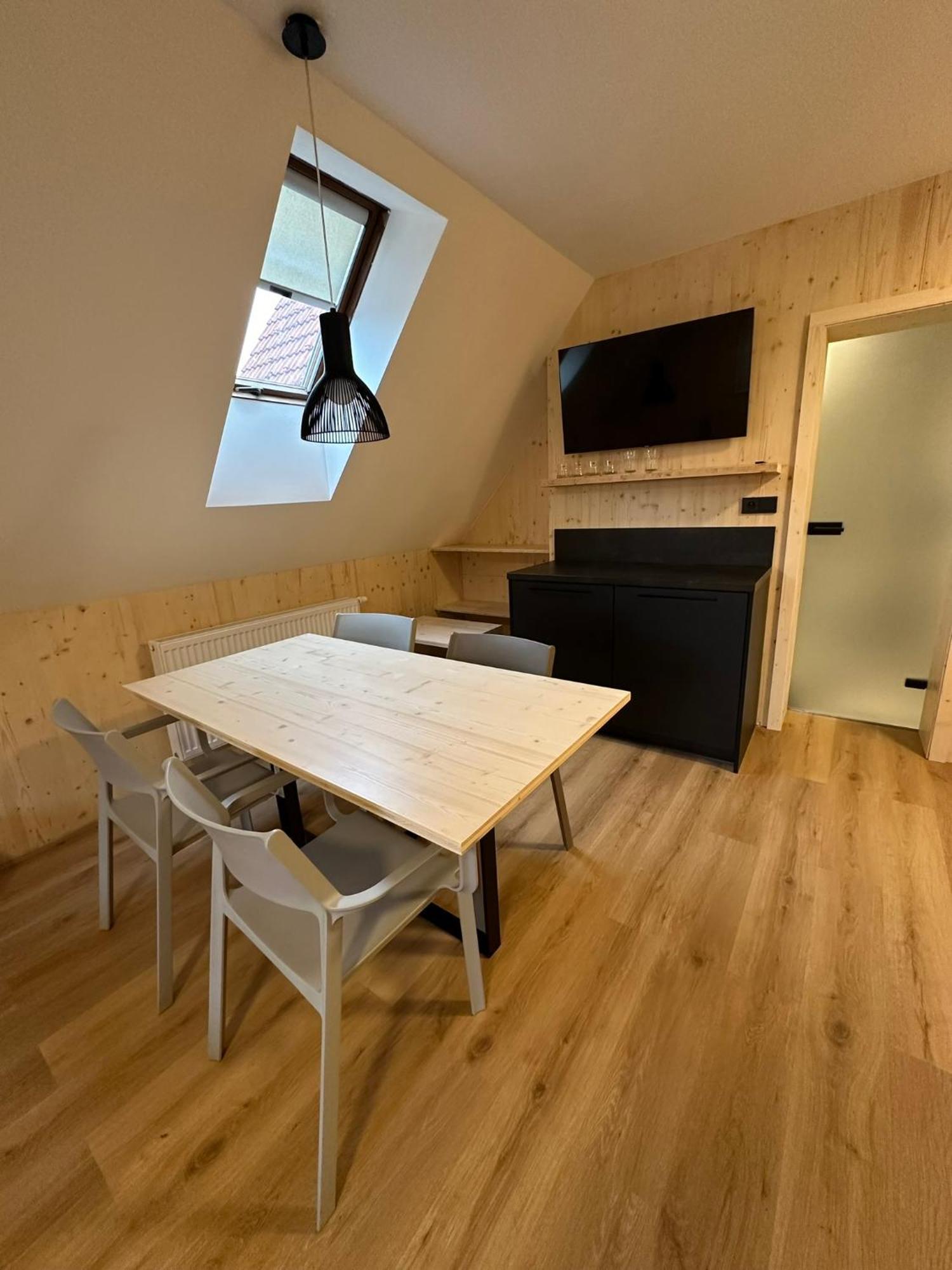 Penzion A Restaurace Pod Sjezdovkou Cenkovice Buitenkant foto