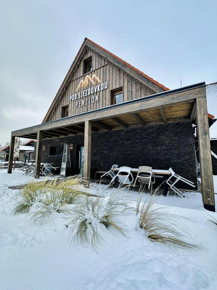 Penzion A Restaurace Pod Sjezdovkou Cenkovice Buitenkant foto