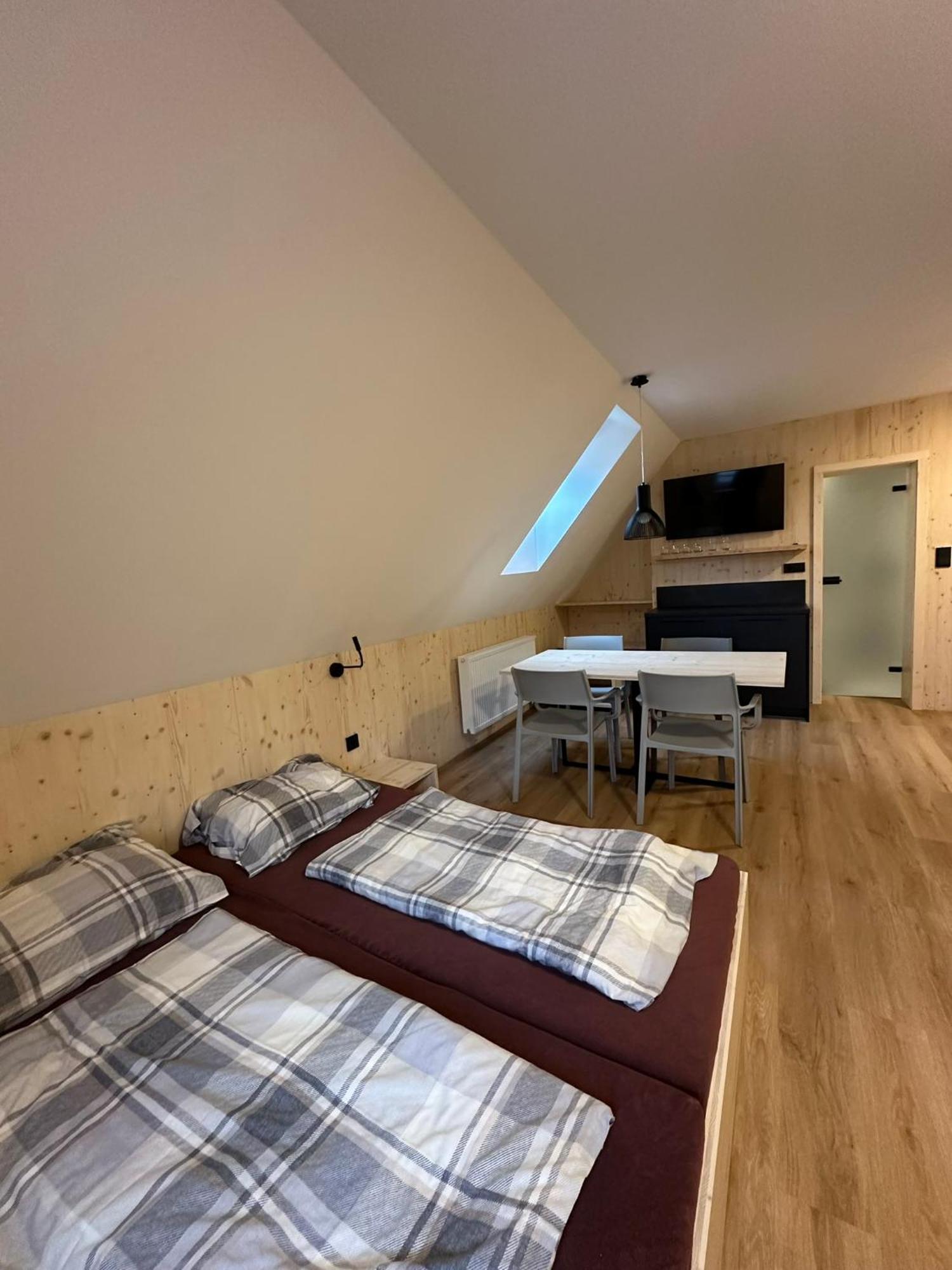 Penzion A Restaurace Pod Sjezdovkou Cenkovice Buitenkant foto