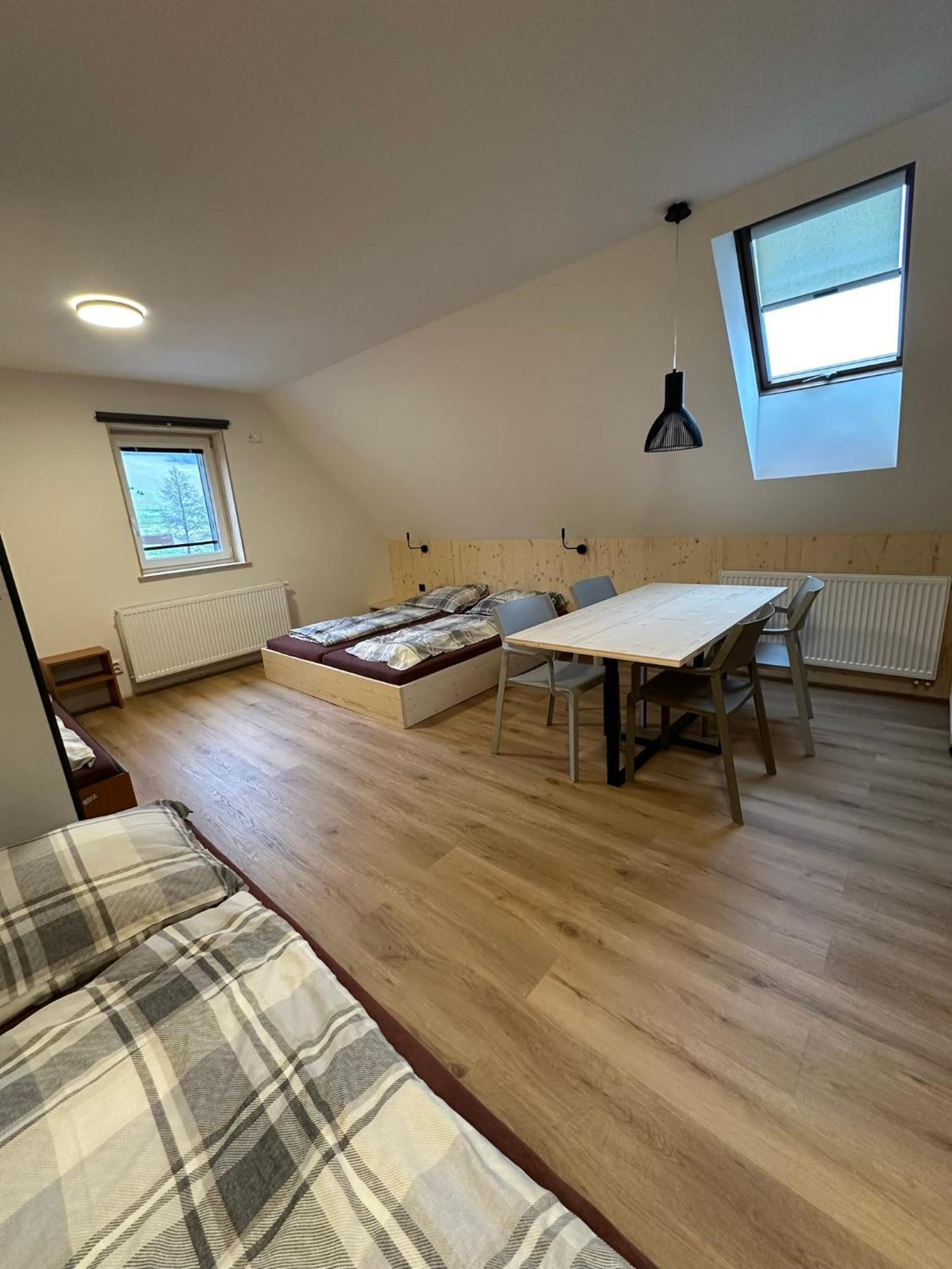 Penzion A Restaurace Pod Sjezdovkou Cenkovice Buitenkant foto
