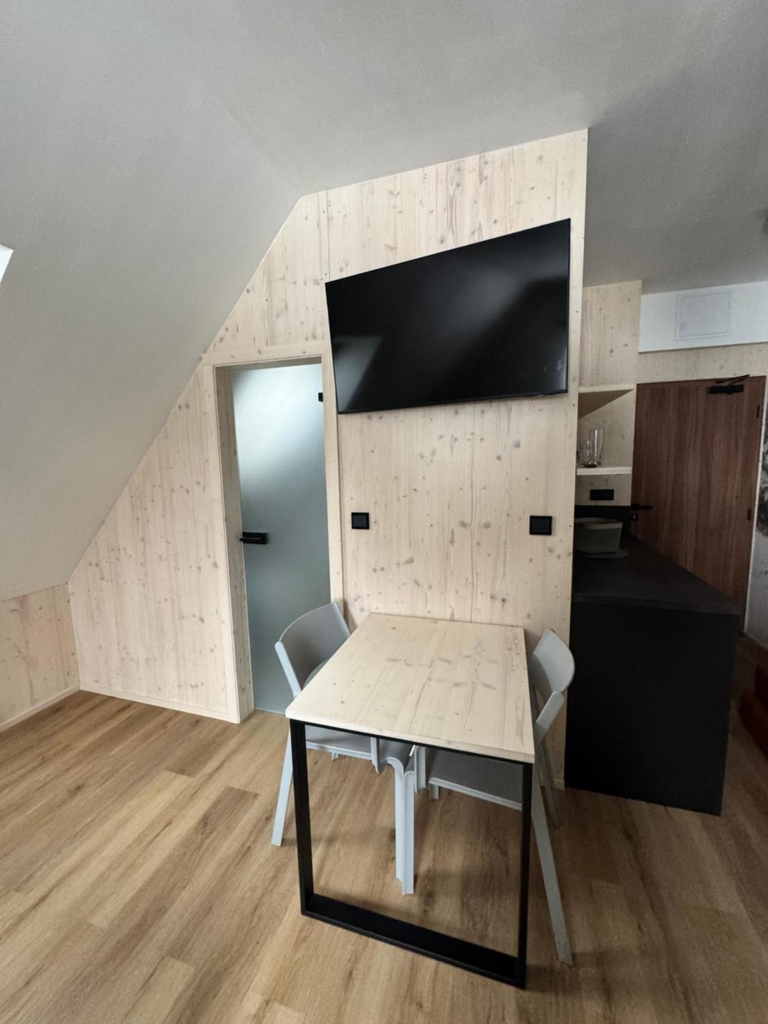 Penzion A Restaurace Pod Sjezdovkou Cenkovice Buitenkant foto